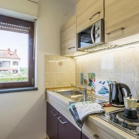 Apartment 1 Bedroom Stunning In Pula
