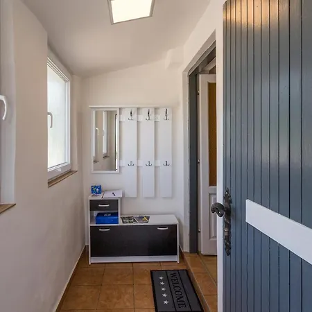 Apartment 1 Bedroom Stunning In