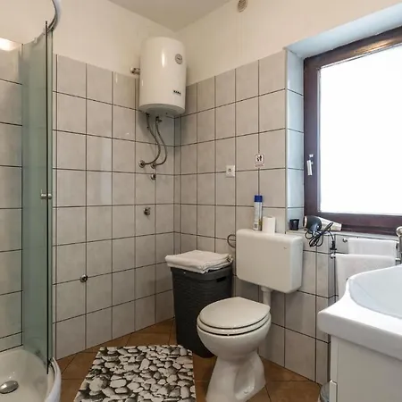 1 Bedroom Stunning In Apartment Pula