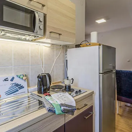Apartment 1 Bedroom Stunning In *